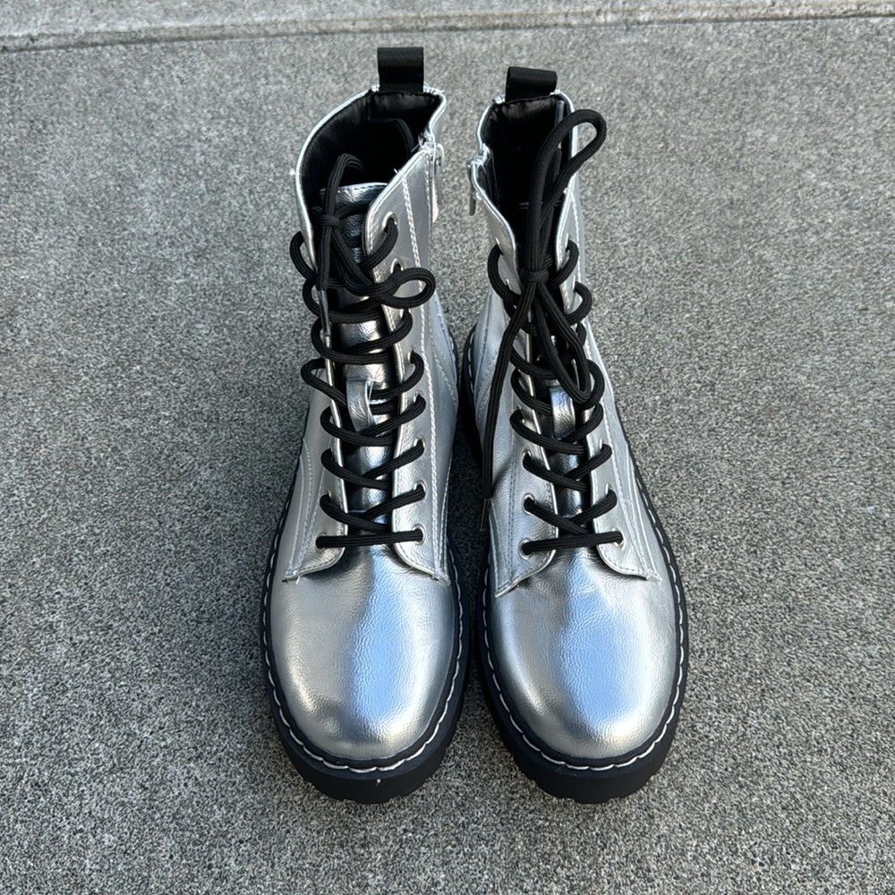 Sincerely Jules Silver Metallic Lace-up Combat Boots 7.5 NWT